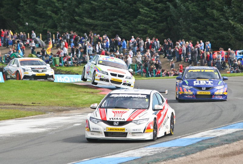 BTCC_races_Knockhill_August_26th_2012 (37).jpg
